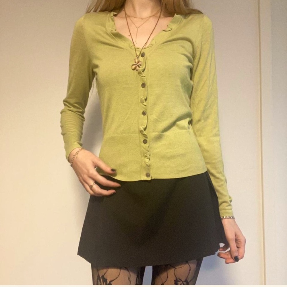 Elie Tahari - Green button-up silk blouse/long sleeve